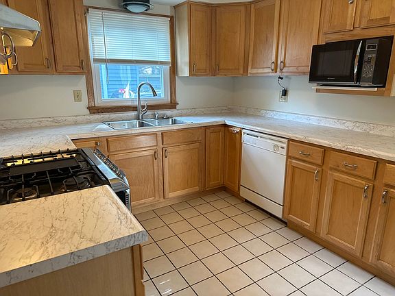 5th image of 3725 Sussex Ln