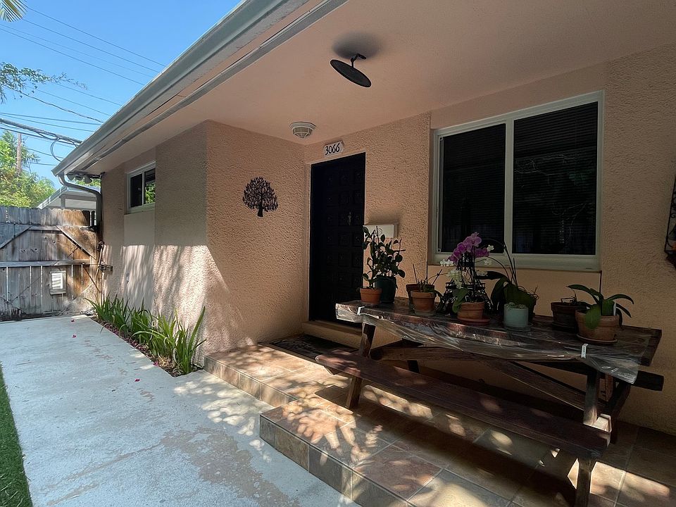 1st image of 3066 Aviation Ave #1