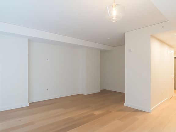 4th image of 121 Stewart St Unit 406