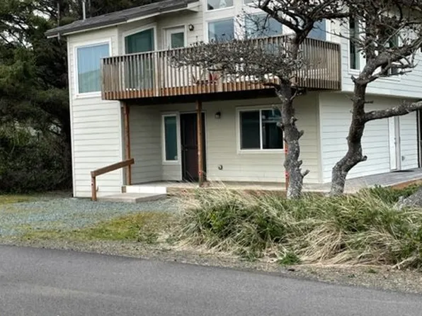 25715 Beach Dr, Rockaway Beach, OR 97136