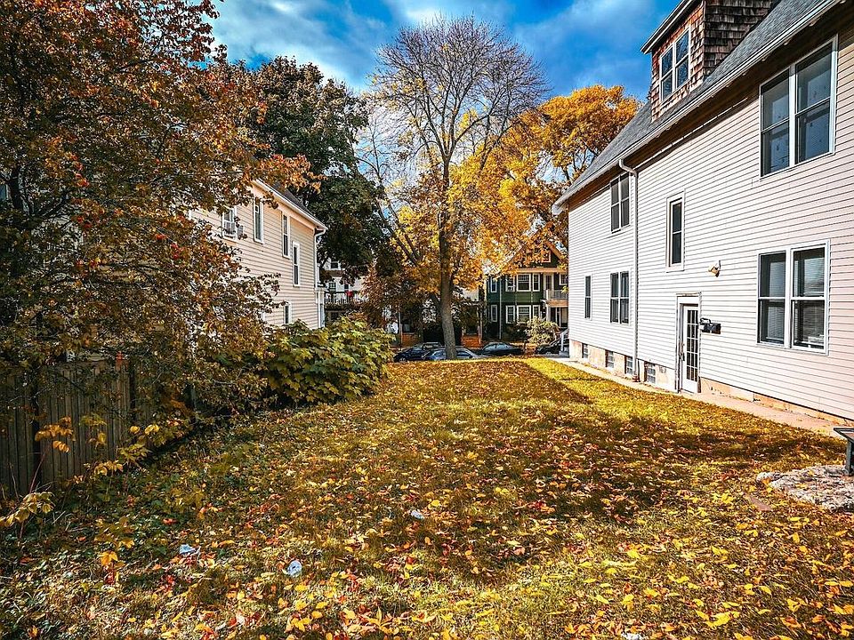 1st image of 2626 North BARTLETT AVENUE