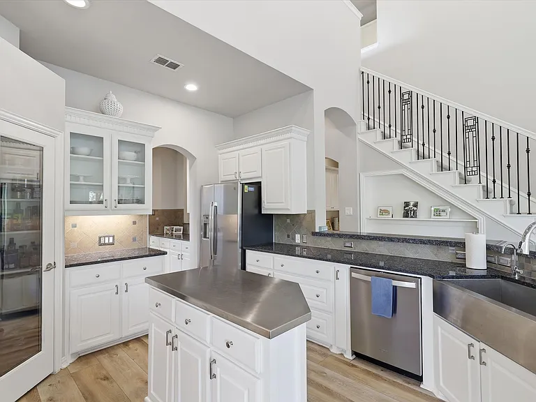 5668 Bay Meadows Dr — Photo 14