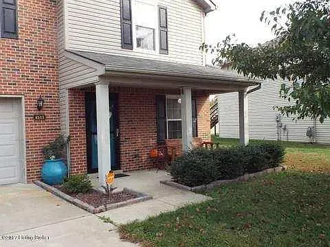 3 bed, 2.5 bath, 2360 sqft, $1,850 — Photo 2