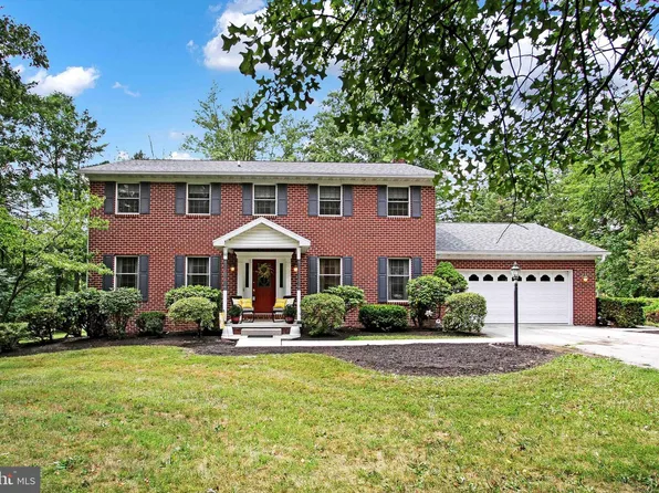 10 Longview Dr, Gettysburg, PA 17325