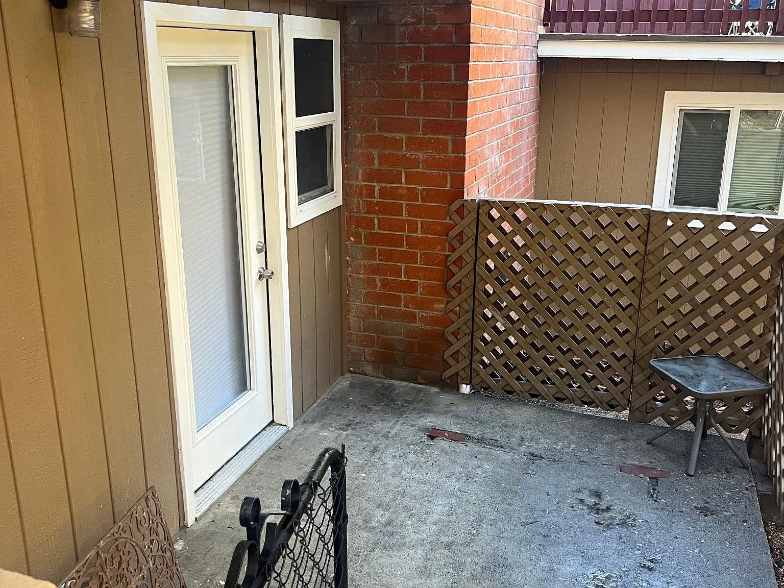 266 N Grass Valley Rd — Photo 1