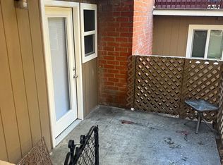 266 N Grass Valley Rd #B, Lake Arrowhead, CA 92352