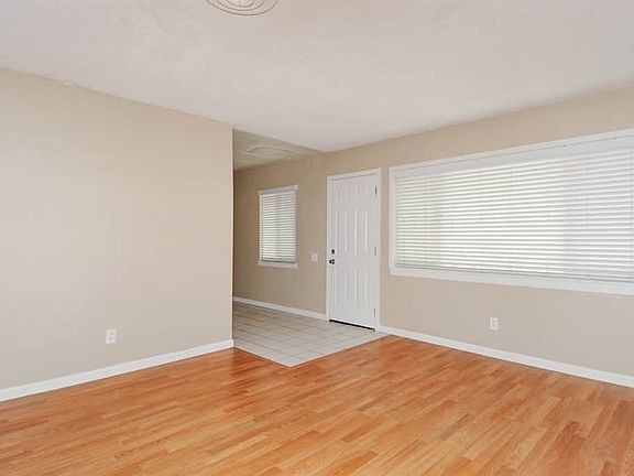 2nd image of 432 N Acacia Ave