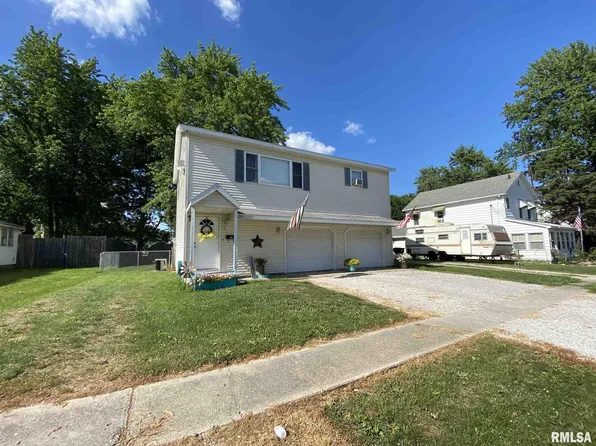 371 W Tanner St, Waverly, IL 62692