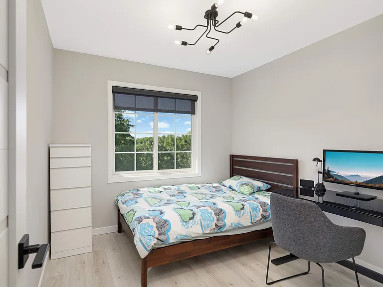 9523 Parkside Trl N — Photo 17