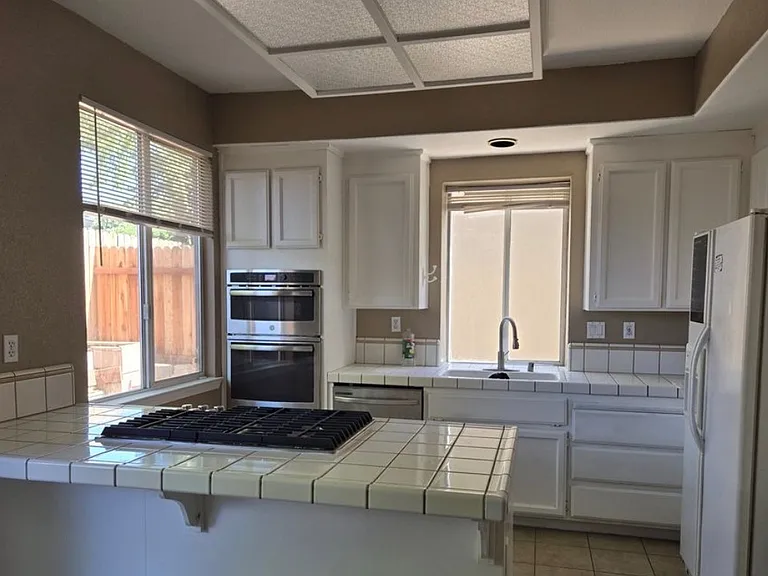 2249 Fallwater Ln — Photo 4