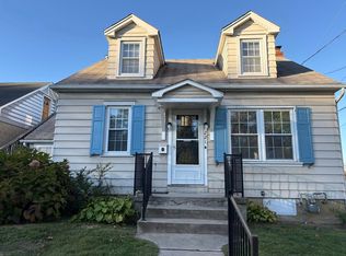 221 E Chestnut St, Nazareth, PA 18064