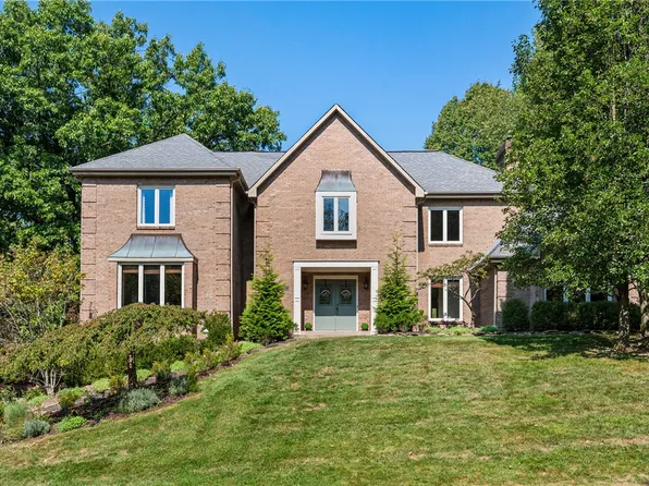 301 Chaucer Ct N, Sewickley, PA 15143