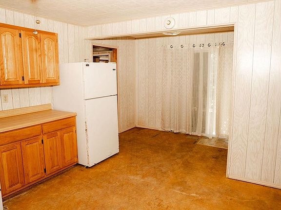 5th image of 1400 S 12th St
