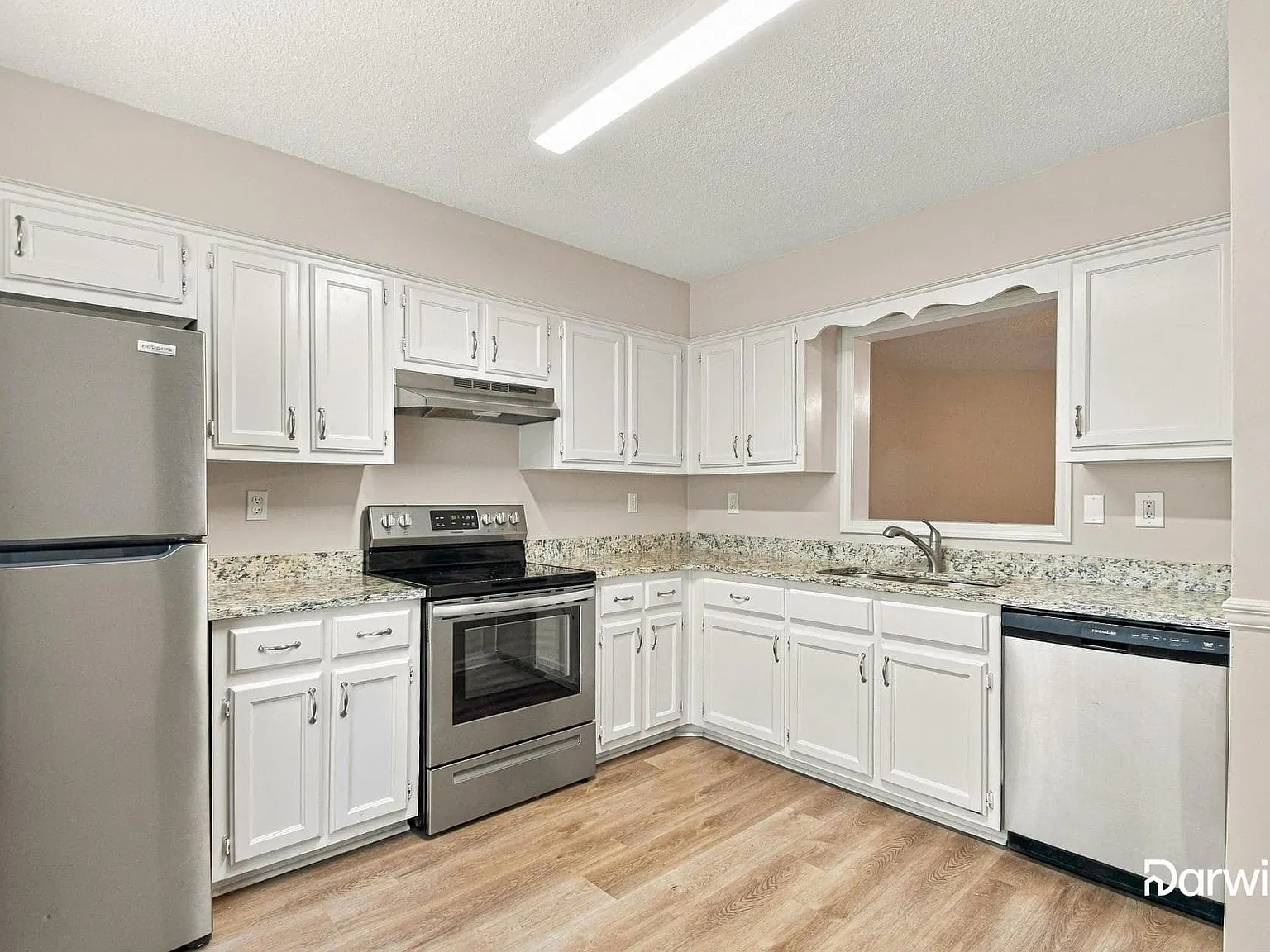 2 bed, 1.5 bath, 1135 sqft, $1,550 — Photo 3