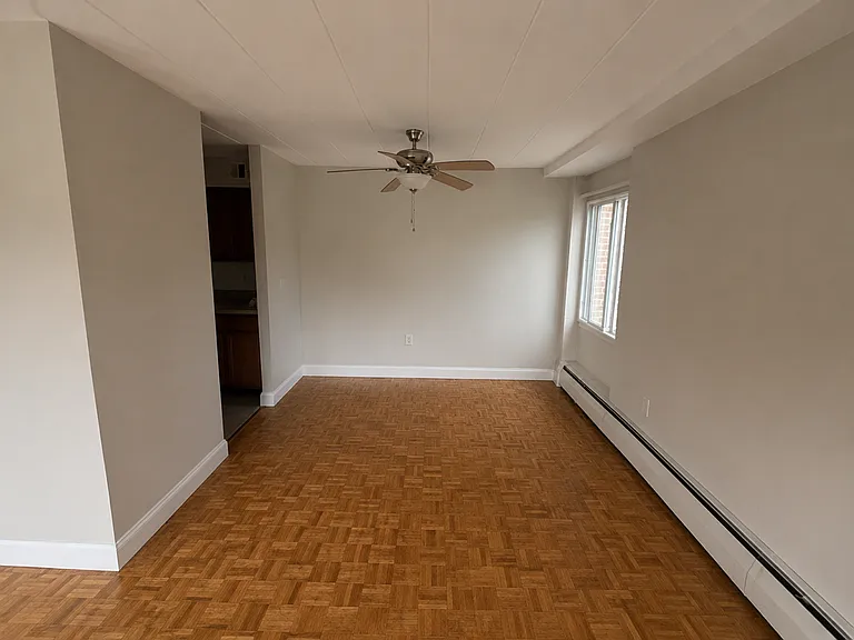 Blackstone Apartments — Photo 17