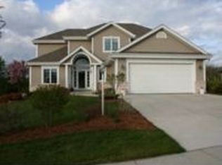 552 Nordic Ct, Slinger, WI 53086