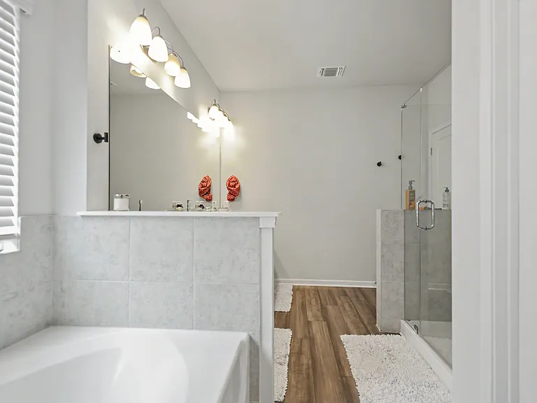 612 Pipe Creek Dr — Photo 15