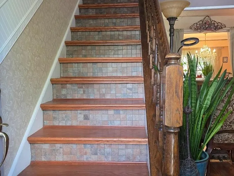 223 Coldspring Ct — Photo 4
