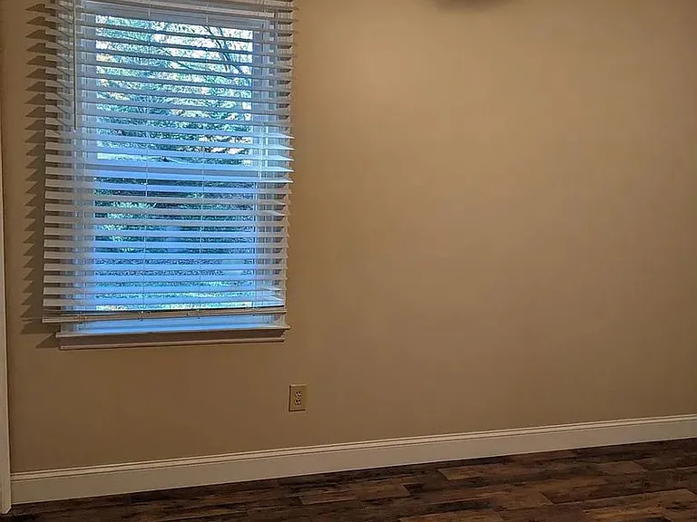 450 Karl Ct SW — Photo 5