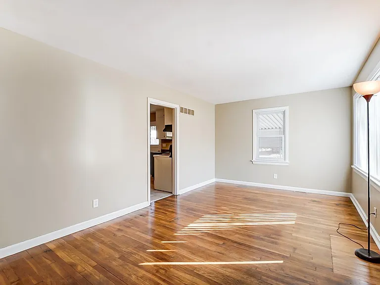 1908 Emerson Ave — Photo 5
