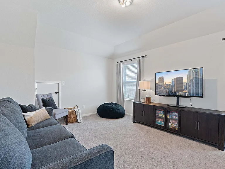 179 Kings Canyon Dr — Photo 11