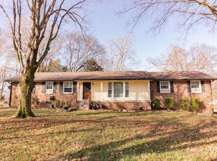 300 Indian Lake Rd, Hendersonville, TN 37075