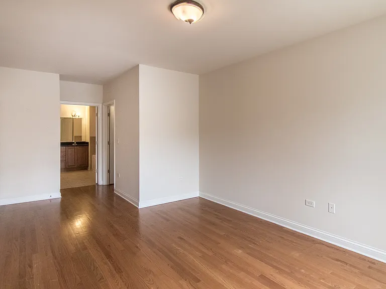 6493 N Northwest Hwy #311 — Photo 9