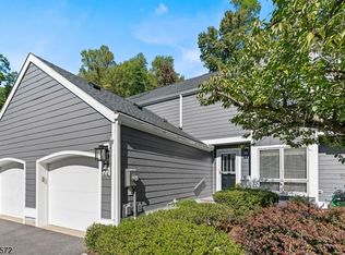 22 Nottingham Ct, Morristown, NJ 07960