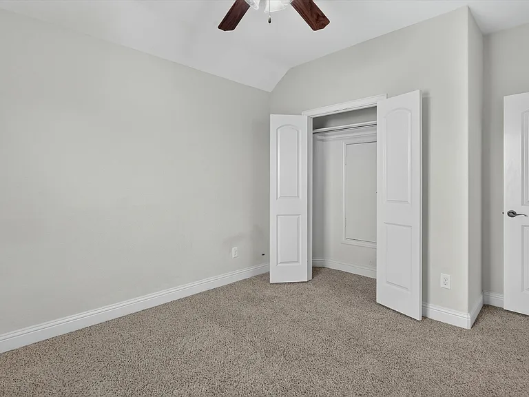 4635 Saginaw Ct — Photo 29