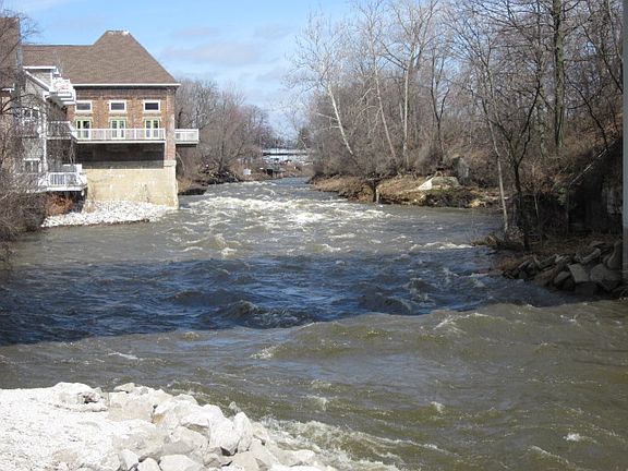 4th image of 2318 Riverfront Pkwy