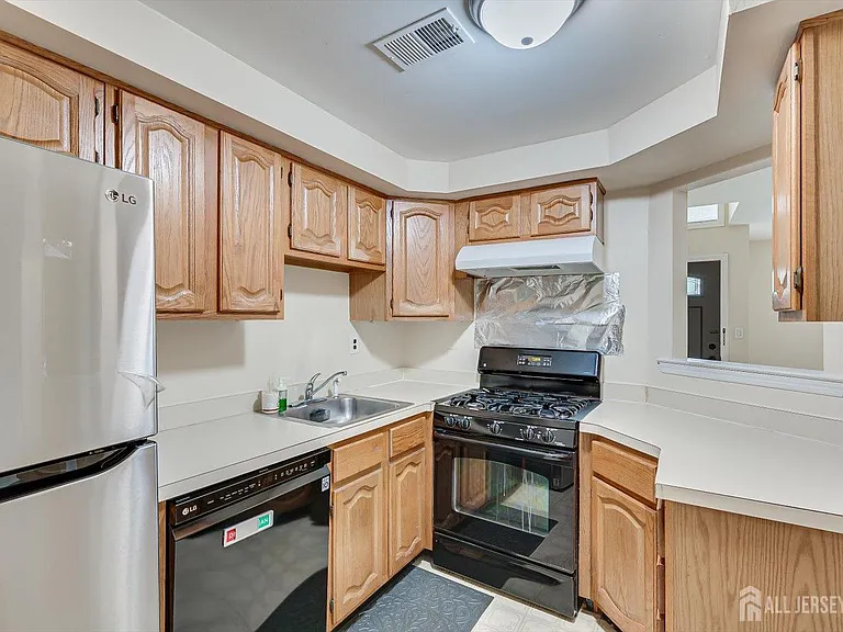 906 Montague Ave — Photo 11