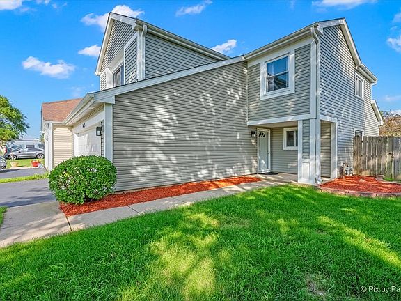 3rd image of 1483 N Pembroke Dr