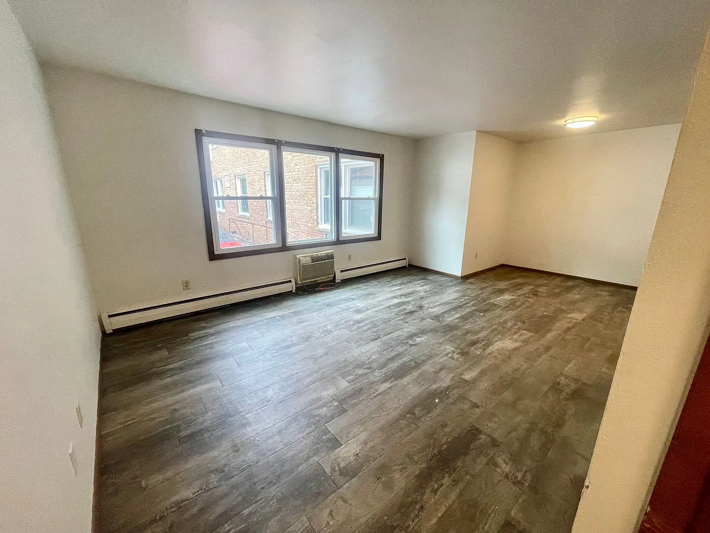 1524 E Providence Ave — Photo 2
