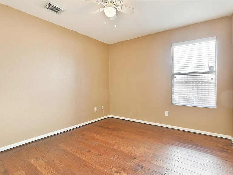 19627 Beachy Ct — Photo 23