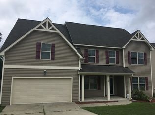 30 Shelby St, Spring Lake, NC 28390