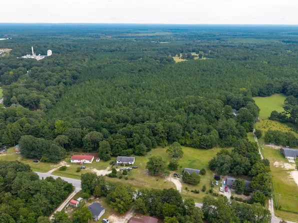 1421 Fort Jackson Rd, Lugoff, SC 29078