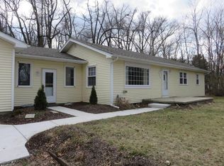 25057 Sandy Beach Dr, Edwardsburg, MI 49112