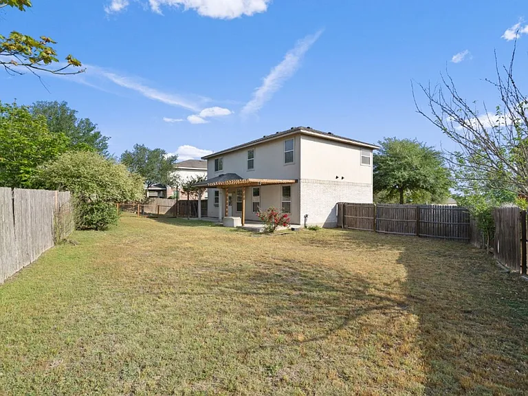 120 Brazos Ln — Photo 29