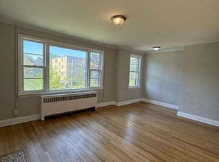 4099 Bathurst St #4, Toronto, ON M3H 3P1