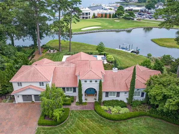 1040 Bobolink Dr, Virginia Beach, VA 23451