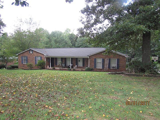 1st image of 306 Plantation Dr