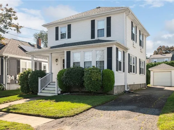 31 Baldwin St, East Providence, RI 02914