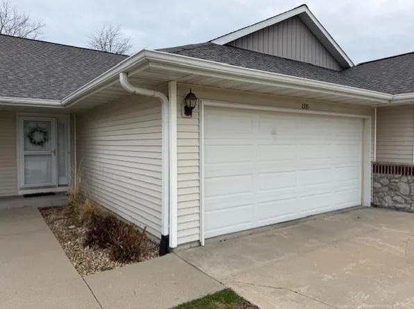 1335 Crescent View Dr NE, Cedar Rapids, IA 52402