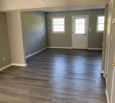 5th image of 1544 Ashland Dr #C