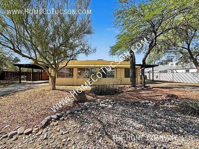 4566 E Seneca St — Photo 4