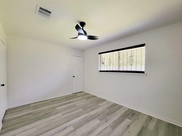 10614 Bainbridge St — Photo 15