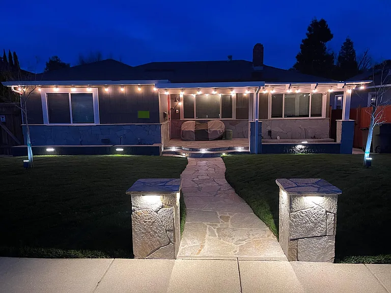 555 Claremont Dr — Photo 7
