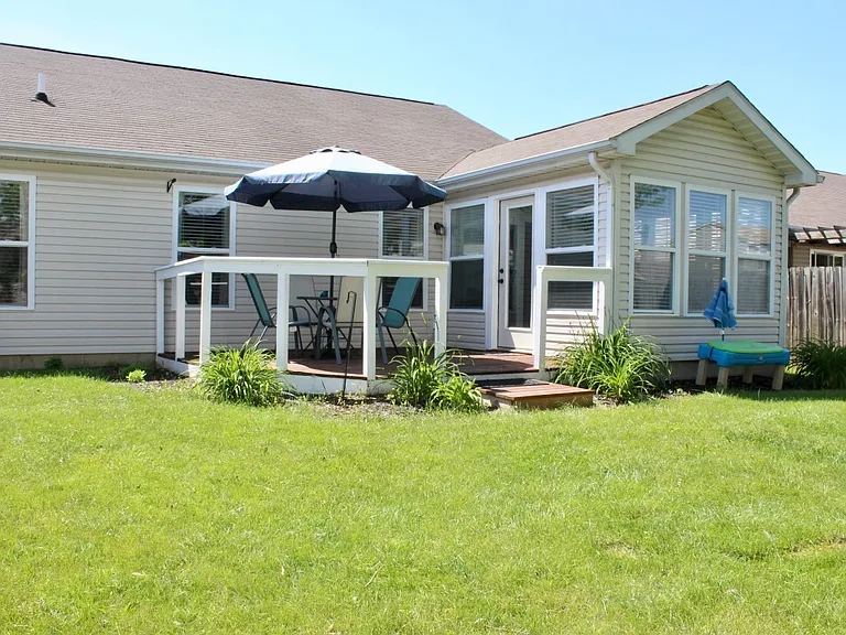 4121 Langley Dr — Photo 36