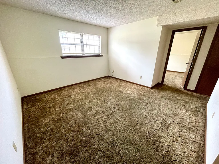 4515 W Millbrook Dr #E — Photo 3