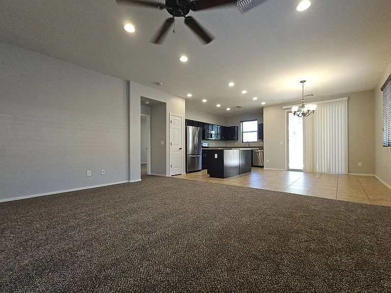 3242 E Rochelle St — Photo 4